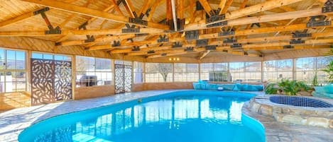 Piscine intérieure, piscine chauffée