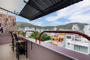Panoramic Quadruple Room | Terrace/patio - Anh's House Modern Homestay 2 (Ho Chi Minh City)