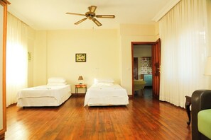 4 makuuhuonetta, silitysrauta/-lauta, Wi-Fi, vuodevaatteet