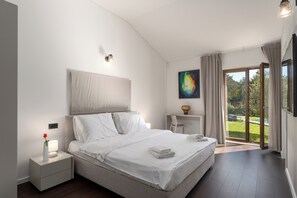 2 室のベッドルーム、セーフティボックス (室内)、アイロン / アイロン台、WiFi (無料)