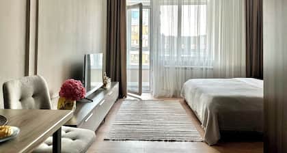 "Tango" charming 1-bedroom apartment with WiFi, AC close to Arbat