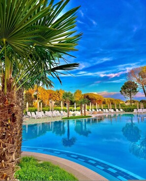 Room - Expansive Apartment With Beach Access - Jasemin (Ishëm)