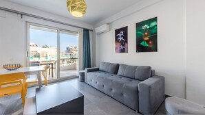 House - 2-br Apartment by the Beach - Jasemin (Ishëm)