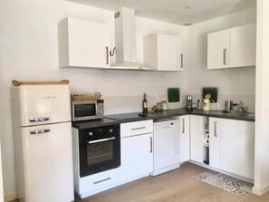 Private kitchen - Rent apartment Bordeaux Centre Fondaudège -2 bedrooms, 58m² ( 83 m2 total) (Bordeaux)