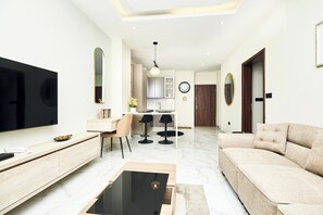 Standard Apartment, City View | Living area