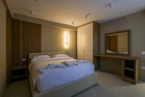 1 Schlafzimmer, hochwertige Bettwaren, Daunenbettdecken, Zimmersafe