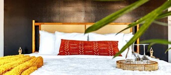 Short North & Downtown & OSU | Near High Street | Free Parking | 5,800+ Reviews