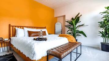 4 bedrooms, in-room safe, desk, iron/ironing board