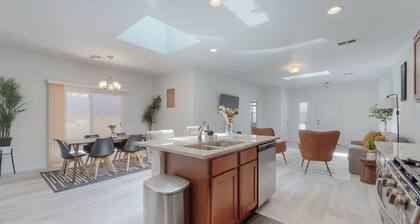 Modern Home w/3BR Next to Airport, Netflix, Casino