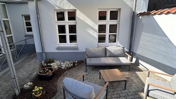 Rumah, 3 kamar tidur, patio, pemandangan kebun | Teras/patio