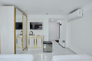 In-room safe, blackout drapes, iron/ironing board, free WiFi - REGISTON GOLD (Samarkand)