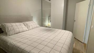 Apartment, 2 Bedrooms, Accessible, Smoking | 2 bedrooms