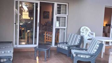 Appartement, 2 chambres, accessible aux personnes à mobilité réduite, fumeurs | Aire de pique-nique/barbecue
