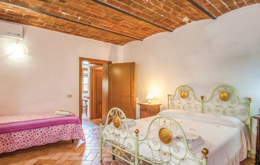 Schöne Wohnung In Einem Ferienhaus Für 3 Personen Mit Klimaanlage, Pool Und Tv, Bei Siena - Monteriggioni