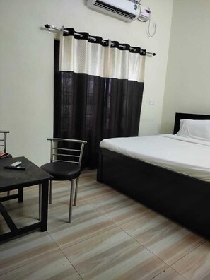 Standard Room, Balcony, Garden View | Free WiFi