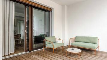 One-Bedroom Apartment with Terrace | Terrace/patio