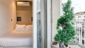 Leilighet – gallery, balkong, byutsikt | 1 soverom, blendingsgardiner, strykejern/-brett og wi-fi (inkludert)