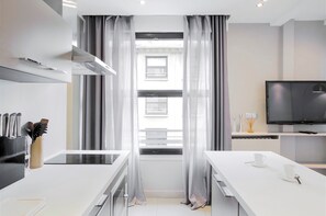 Deluxe Apartment | Private kitchen - Le Saint Lazare (Paris)