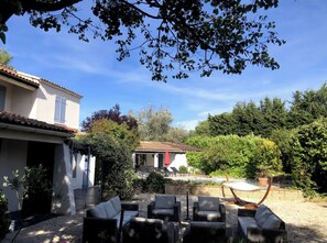 Terrace/patio - The ideal escape at villa la Pernes du Nord: Your vacation paradise! (Pernes-les-Fontaines)