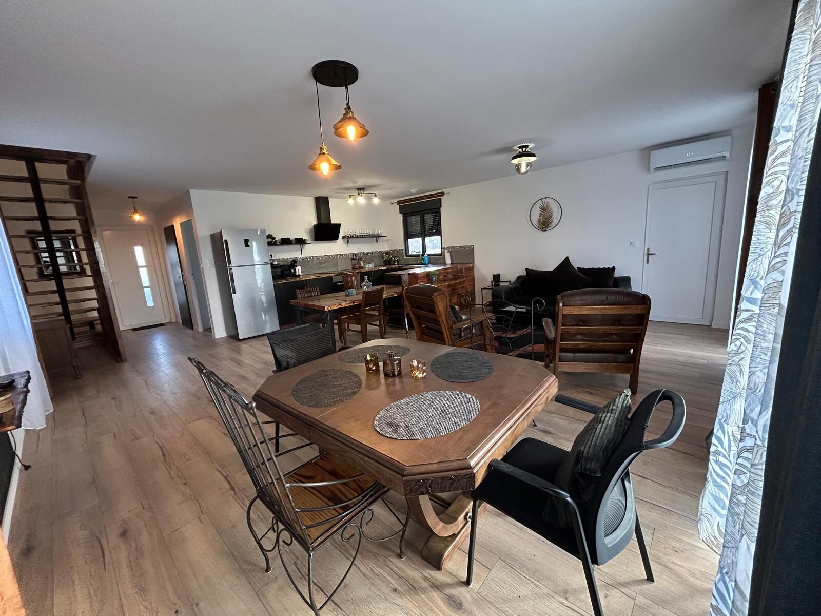 Maison Confort, vue vallée | Coin séjour