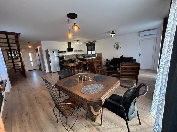 Comfort House, Valley View | Living area