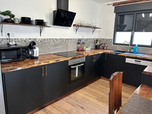 Comfort House, Valley View | Private kitchen