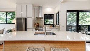 Fridge, microwave, oven, stovetop - The Sunshine Beach Luxe Coastal Retreat (Noosa)