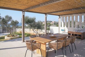 Outdoor dining - Tersanas Mare Yellow - Home w. Pool & Large Outdoors (Livadi)