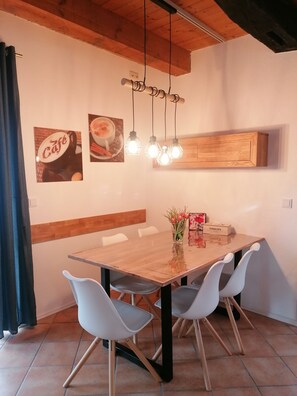Dining - Cozy half-timbered house in the countryside. Heemsen is located between Hanover, HB, Walsrode (Heemsen)