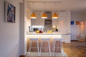 Fridge, microwave, oven, stovetop