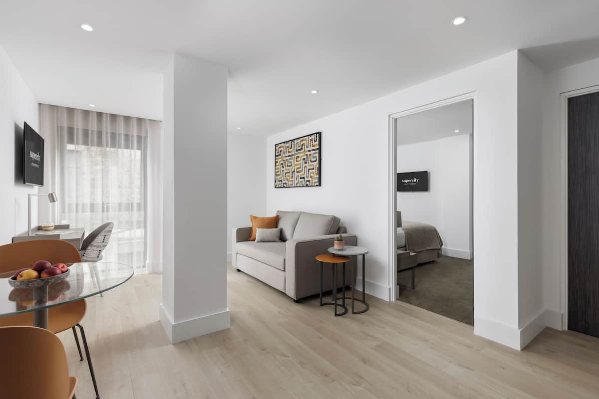 1 bedroom, in-room safe, blackout curtains, soundproofing