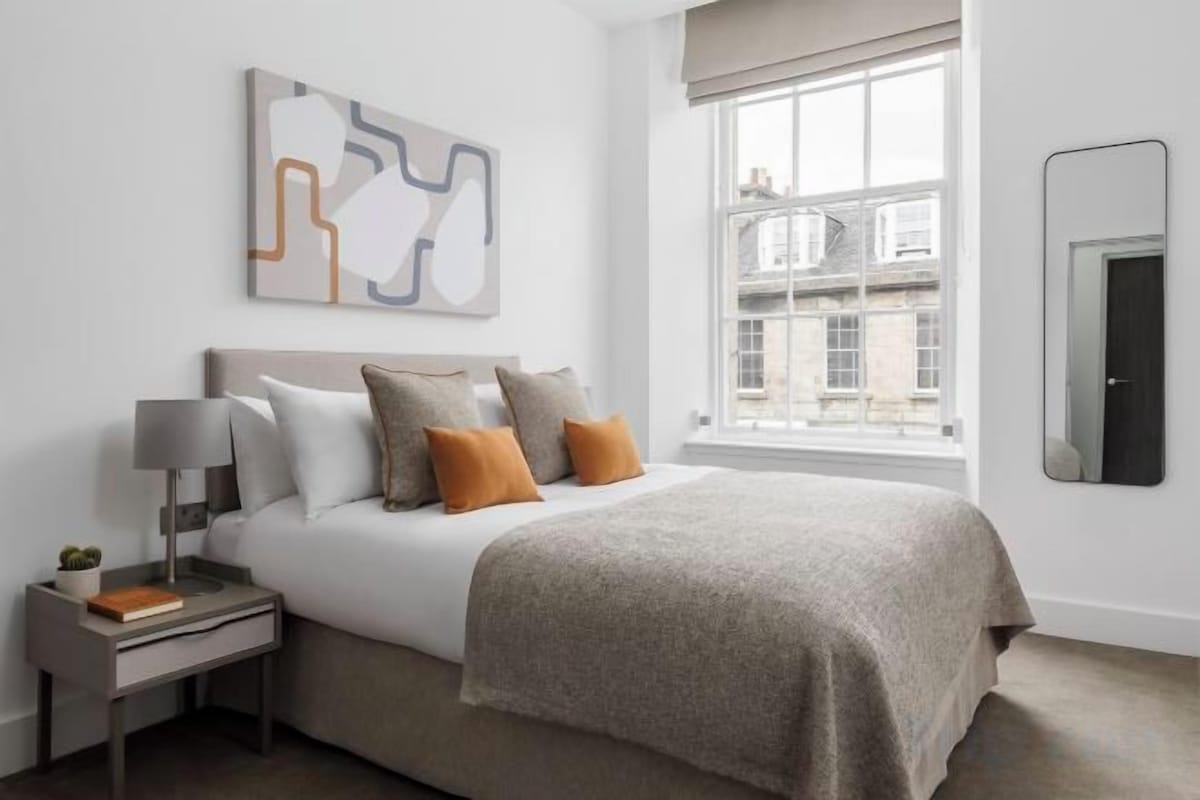 In-room safe, blackout curtains, soundproofing, iron/ironing board