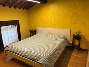 1 quarto, ferros/tábuas de passar roupa, Wi-Fi, roupa de cama