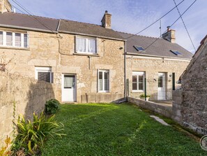 Exterior - Charming house in Valcanville with private garden and wifi (Valcanville)