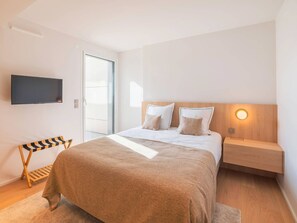 5 bedrooms, free WiFi, wheelchair access