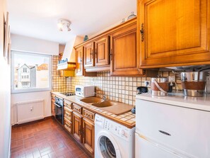 Refrigerador, microondas, horno, cafetera/tetera