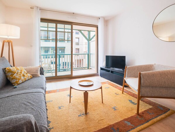 TV - Central Apartment with Terrace and Wifi (Le Touquet-Paris-Plage)
