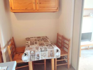 Dining - Cozy 2-room near slopes at Isola 2000 (Isola 2000)