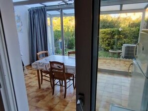 Interior - Cozy 1BR with garden, air conditioning and parking in Balaruc-les-Bains (Balaruc-les-Bains)