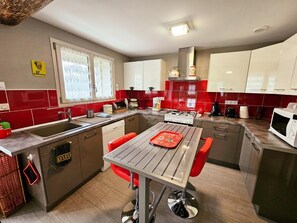 Fridge, microwave, oven, dishwasher