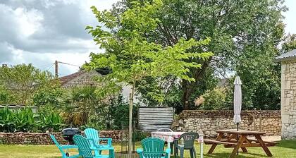 Charming cottage in Sazilly with private garden and WiFi