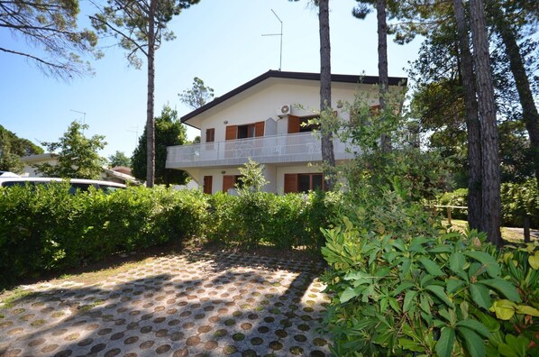 Exterior - Calm and relaxing retreat close to the beach (Bibione Pineda)