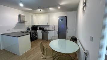 ์ํํธ | ์ ์ฉ ์ฃผ๋ฐฉ | ๋์ฅ๊ณ , ์ ์๋ ์ธ์ง, ์ค๋ธ, ์ฟกํ