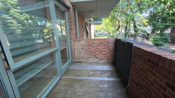 ์ํํธ | ํ
๋ผ์ค/ํํฐ์ค