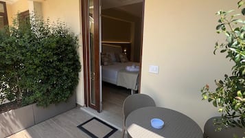 In-room safe, desk, blackout drapes, free WiFi