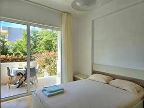 1 bedroom, iron/ironing board, free WiFi, bed sheets