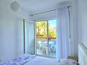 2 chambres, fer et planche Ă repasser, Wi-Fi gratuit, draps fournis