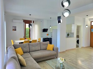 TV - Perla Resort Modern Villa 245 (Gjiri Lalzit)