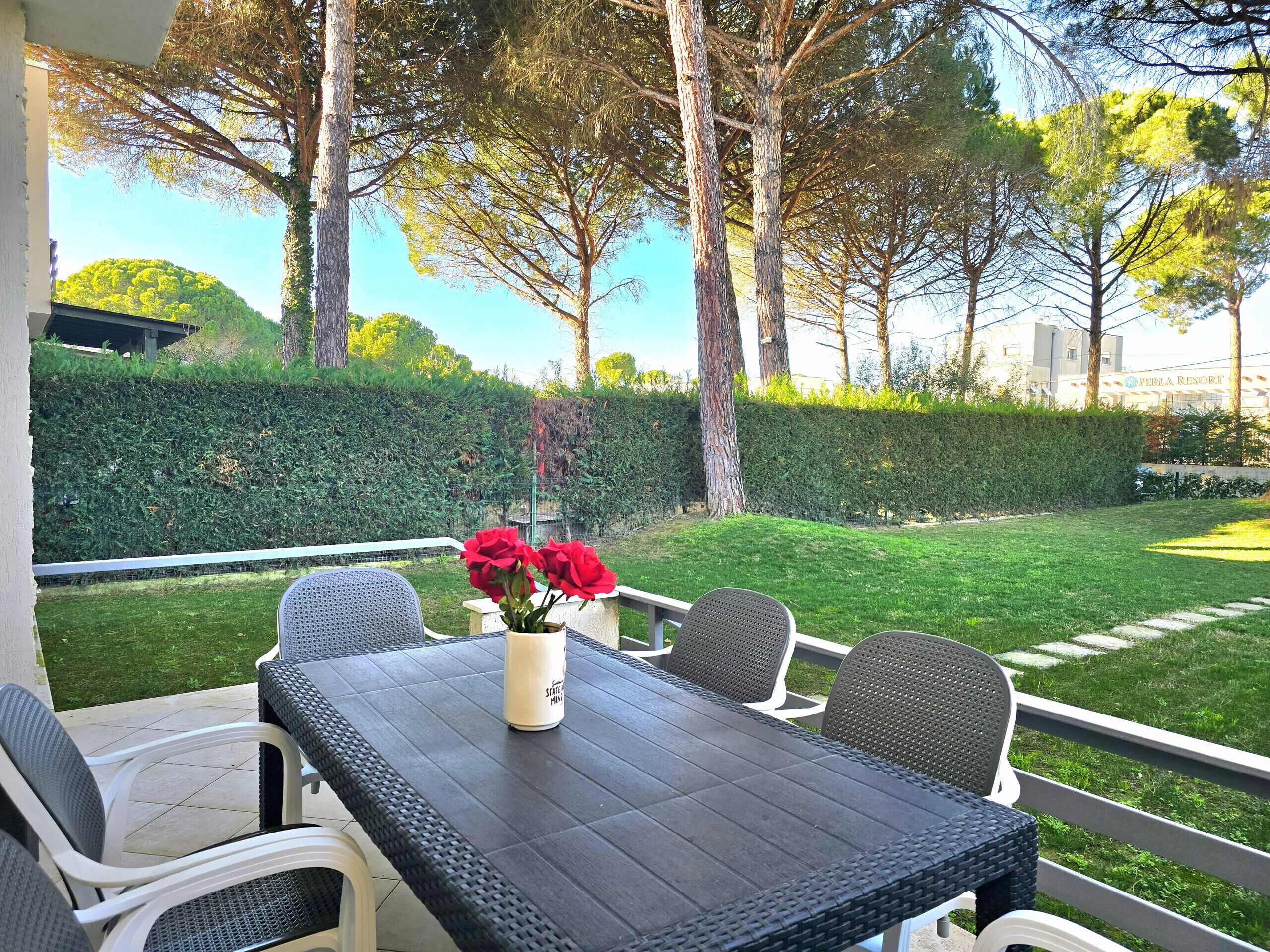 屋外ダイニングエリア