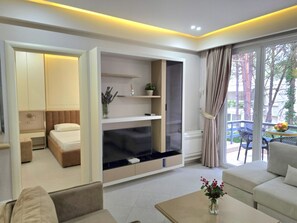 TV - Lura 3 Holiday Homes 178 (Gjiri Lalzit)